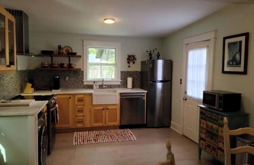 Lincolnville House | Casa Lola Downtown Cottage