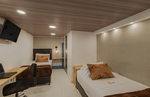 Los Naranjos Hotel | Casa Los Naranjos Hostal