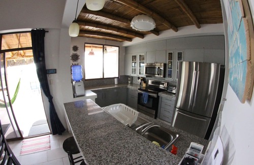 Olon House | Casa Los Panchos - Oceanview Home with Pool