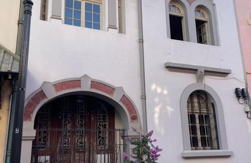 Downtown Santiago Bed & Breakfast | CASA LUCRECIA