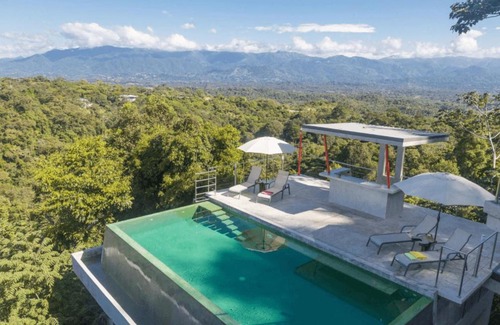 Valle Pura Vida House | Casa Luna De Plata Mountain Top Luxury Home