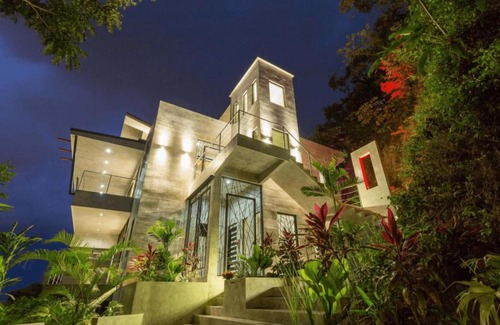 Valle Pura Vida House | Casa Luna De Plata Mountain Top Luxury Home