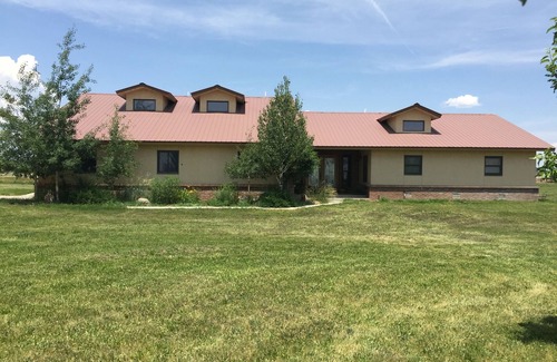 Durango House | Casa Luna, Gather at our Ranch! 15 min from Downtown Durango
