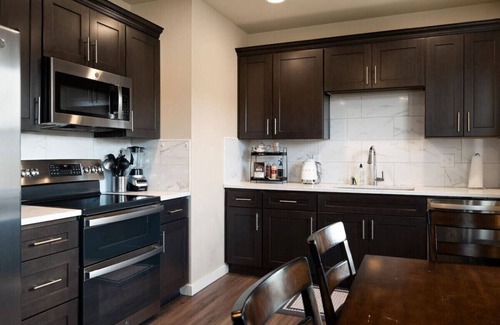 New Tacoma House | Casa Luna - Old Town/Stadium District Retreat