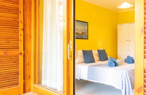 Villasimius Apartment | Casa Madrid 2 - FREE WIFI - with patio