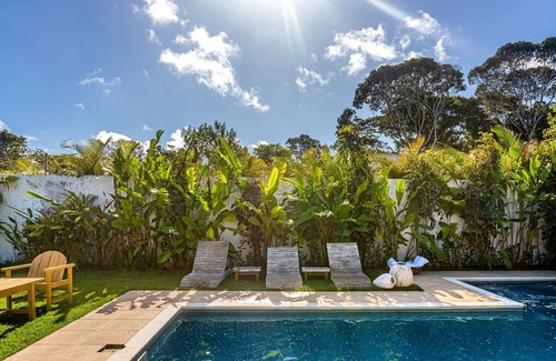 Trancoso House | Casa Manga Rosa Trancoso - A blanket of flowers
