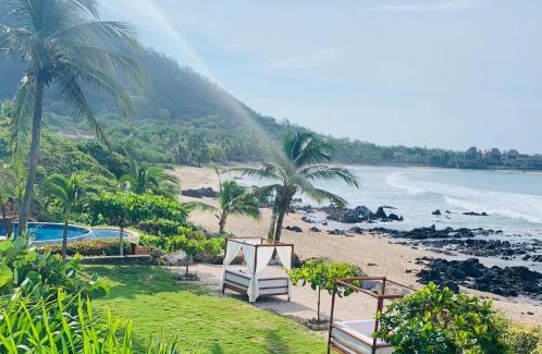 Troncones Bed & Breakfast | Casa Manzanillo - Sunset Room - Ocean Front Room at Exceptional Beach Front Location