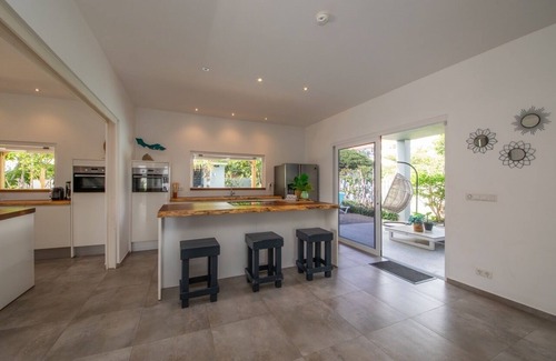 Jan Thiel House | Casa Maria: 6 bedroom, 4 bath Villa with Pool next to Supermarket & Beach.