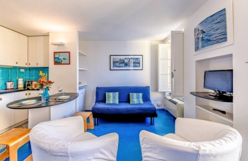 Camogli Apartment | Casa Marina- Centrally located just steps from the sea