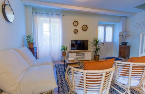 Svetvincenat Villa | CASA MARIO-charming stone house with jacuzzi