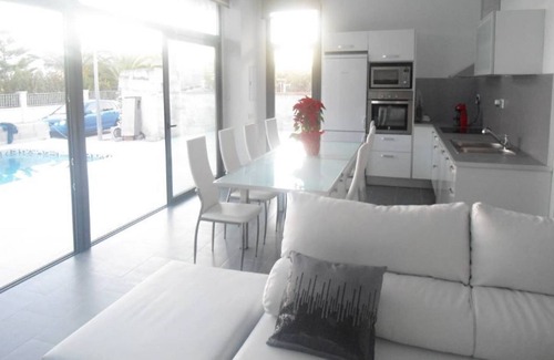 Deltebre Cabin | CASA MARIONA 8-B, PRIVATE SWIMMING POOL AGUA SALINA 350M FROM THE EXTENSIVE RIO MAR BEACH