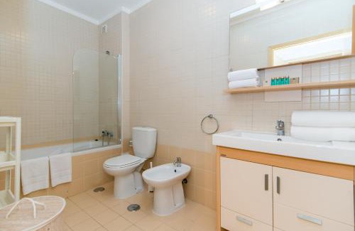 Santa Luzia Apartment | Casa Marjan Sol by Algartur - 5 mins Downtown - Pool & Patio