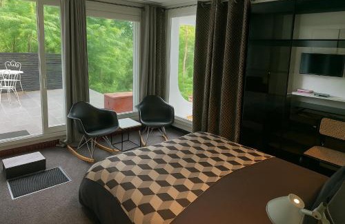 Tournon-sur-Rhone Bed & Breakfast | Casa mARTa : Suites, terrasses et vue panoramique