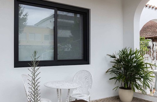 Arncliffe House | 'Casa Martin' - Light-Filled Arncliffe Haven
