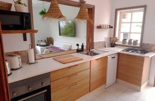 Tinajo Villa | Casa MaVi - Vineyard with ocean view (pool, privacy, scenic views, BBQ, AC)