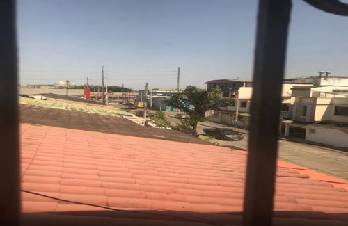 Guayaquil House | Casa Mendeta at the airport