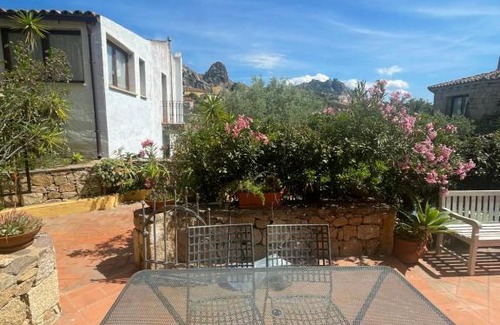 San Pantaleo Apartment | Casa Migliore