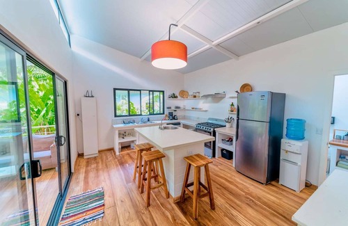 Puerto Viejo de Talamanca Villa | Casa Minerva - Modern new Jungle 1BD house AC & TV