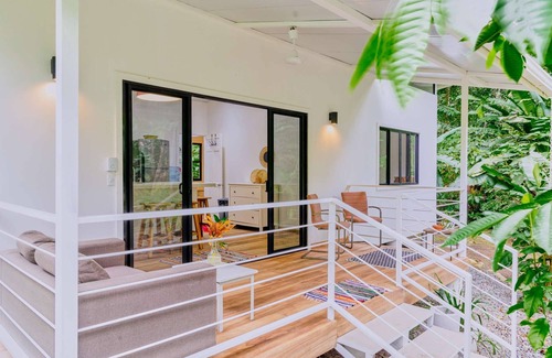 Puerto Viejo de Talamanca Villa | Casa Minerva - Modern new Jungle 1BD house AC & TV