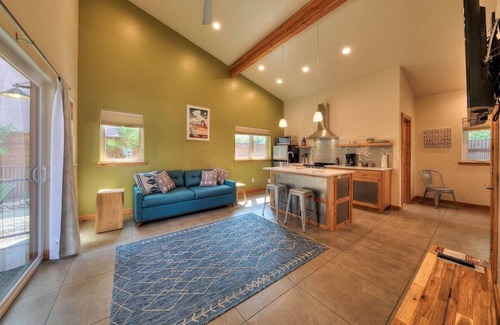 Moab Condo | Casa Moab Hideaway | Downtown | Outdoor Sauna!