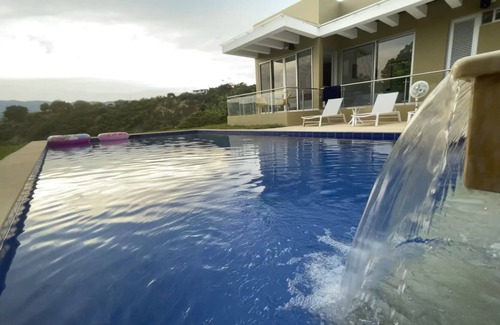 Anapoima House | Casa Moderna con Vistas Espectaculares en Anapoima