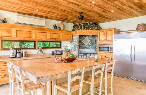 Manuel Antonio Villa | 💎 Casa Mogambo: 3-Acre Ocean View Nature Estate in Manuel Antonio