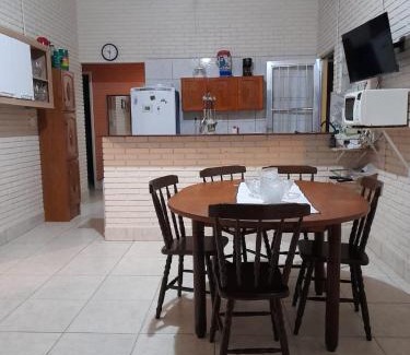 Cassino House | Casa Moita, Linda Casa, Muito Central, Hospeda até 9 ou 12 Pessoas