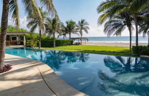 Barra de Colotepec Villa | Casa Mona - Beachfront Luxury Villa