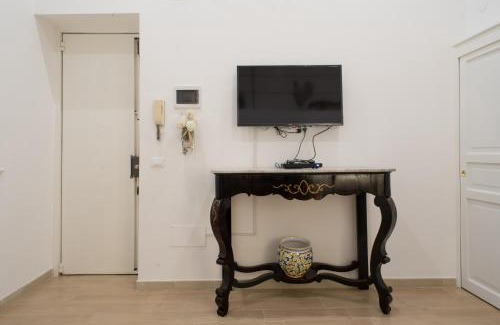 Borgo Vecchio Apartment | CASA MONEKA POLITEAMA
