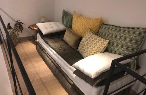 Borgo Vecchio Apartment | CASA MONEKA POLITEAMA
