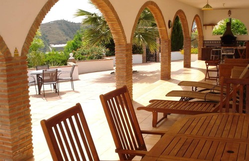 Torrox Villa | Casa Montesol Spacious Villa With Private Pool and Sea Views