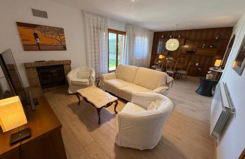 Moralzarzal House | Casa Moral con piscina comunitaria