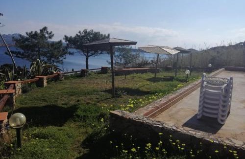 Villaggio Piras House | CASA MUGHETTO R5055 seafront, private sea access, swimming pool