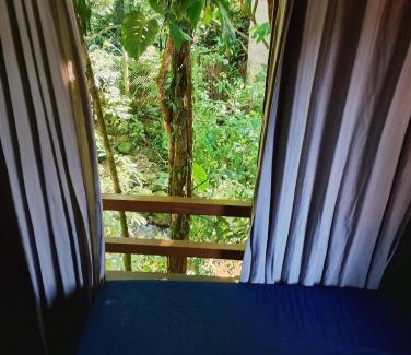 Taquaral House | Casa na beira da cachoeira