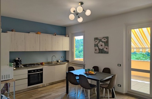 Numana Apartment | Casa Nadia: a few steps from the sea with garage, terrace and games room.