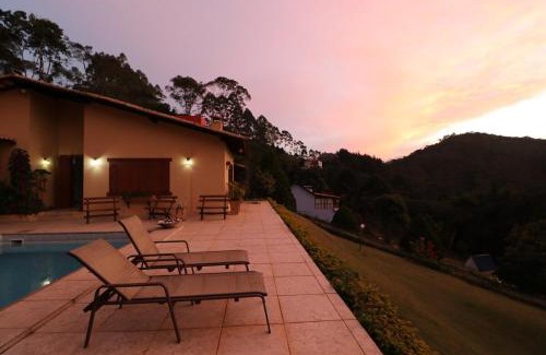 Osasco House | Casa nas montanhas com piscina, lazer completo e vista encantadora