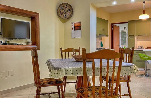 Gonnesa House | Casa Nina a 10 Minuti Dalla Spiaggia, con Cortile Privato