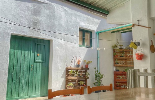 Gonnesa House | Casa Nina a 10 Minuti Dalla Spiaggia, con Cortile Privato