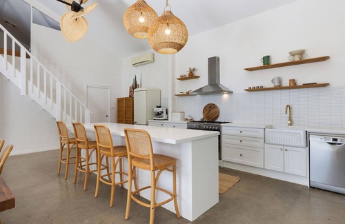 Ewingsdale Villa | Casa Nomad - stylish 6 BR villa with pool & sauna