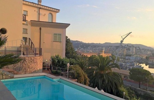 La Spezia House | Casa Nuria B: A modern and graceful studio apartment which faces the sun and the sea, with Free WI-FI.