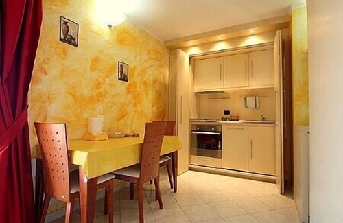 La Spezia House | Casa Nuria E: A modern and graceful studio apartment which faces the sun and the sea, with Free WI-FI.