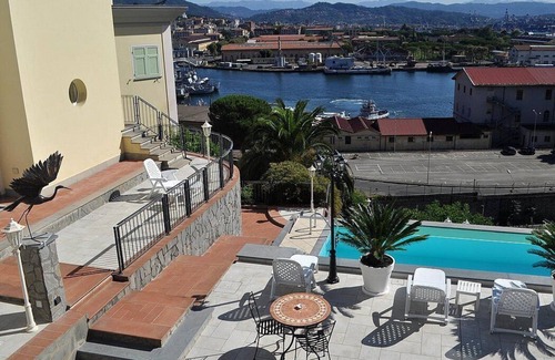 La Spezia House | Casa Nuria F: A modern and graceful studio apartment which faces the sun and the sea, with Free WI-FI.