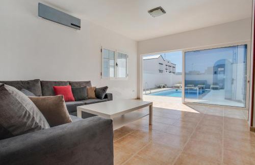 Tias House | Casa Oasis