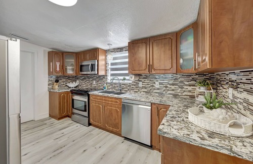 Marathon House | Casa Ocean 3BR+2 Den w/pool, Firepit, & Boat/Rv parking