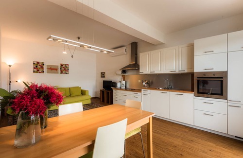 Arco da Calheta Apartment | Casa Oliva-Vista Mar2: Designer apartment garden level, top location, heated pool