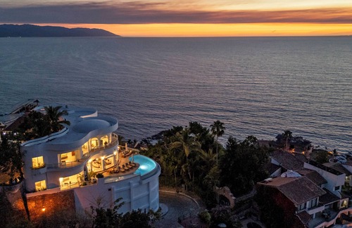 Conchas Chinas Villa | Casa Paakat - Luxury villa with chef, bartender, daily housekeeping and ocean views