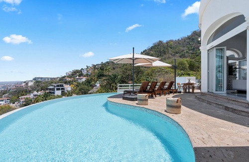 Conchas Chinas Villa | Casa Paakat - Luxury villa with chef, bartender, daily housekeeping and ocean views