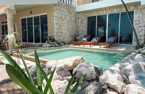 Paamul House | Casa Paamul is an amazing home located on one of the most beautiful private bays