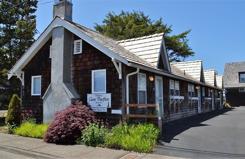 Seaside House | Casa Pacifica #1 - Charming 1 Bedroom and Only Steps to the Promenade and Beach