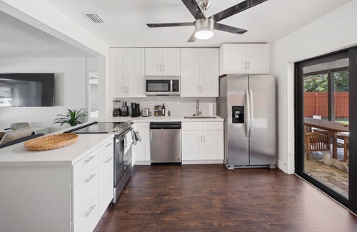Middle River Terrace House | Casa Palma 🌴 Close to Beach & Downtown - Sleeps 8 Guests